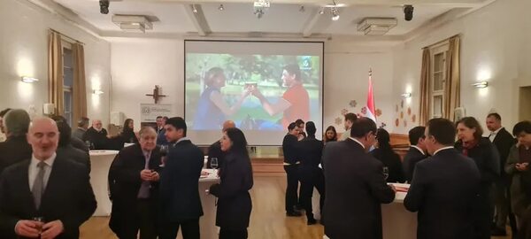 Mensaje del cardenal a paraguayos migrantes de Austria por Fiestas Patrias - Nacionales - ABC Color