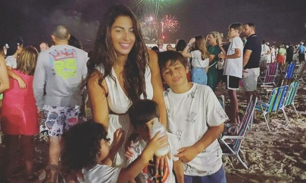 Tito Torres y su saludo a las tres mamás de su vida, la primera: Vita Aranda