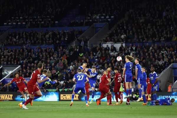 Liverpool se acerca a un punto de la Champions - Fútbol Internacional - ABC Color
