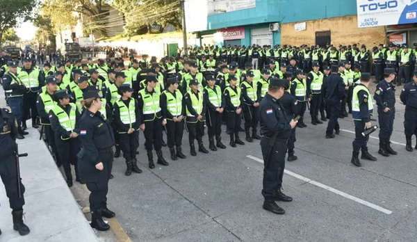 Policía refuerza personal para inminente despeje de Eusebio Ayala en zona del TSJE - Noticiero Paraguay