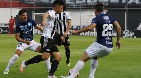 Versus / Libertad busca extender su ventaja en la carrera por el título del Apertura 2023