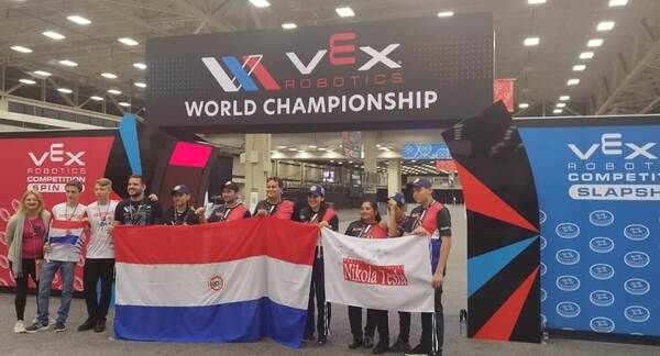 Estudiantes de Kressburgo se destacan con brillante participación en mundial de robótica en EE.UU.