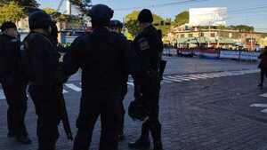 Policía se apresta para despejar manifestación en zona del TSJE