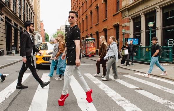Chris Ferreira representará a los latinos en la gala de la Fundación The New York | Lambaré Informativo
