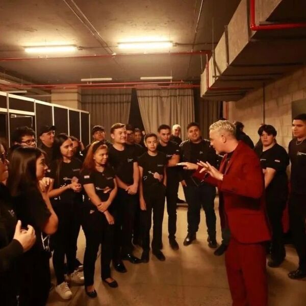 La orquesta de Cateura cantó con Alejandro Sanz - C9N