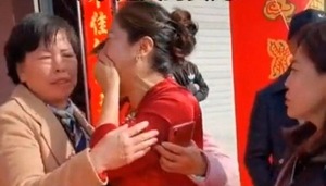 Diario HOY | Madre rompe en llanto al ver que la novia de su hijo es su hija perdida