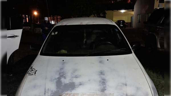 ¡Se regaló! Conductor llegó a la comisaría con cerveza en la mano y quedó a pie