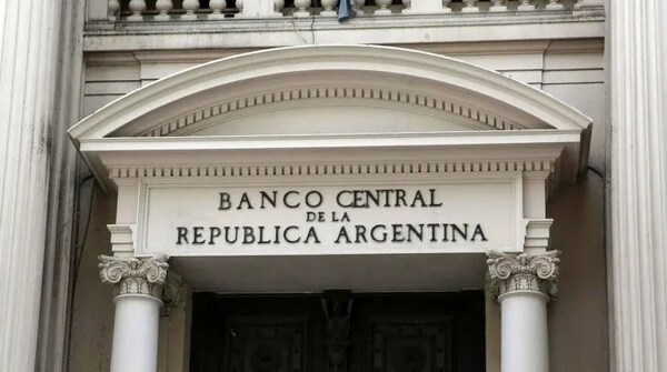 PESO ARGENTINO APUNTA A SEGUIR SU CAÍDA Y CONTRABANDO A FORTALECERSE