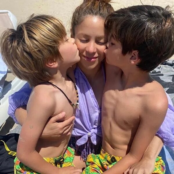 Shakira canta con sus hijos en el conmovedor video de Acróstico - Gente - ABC Color