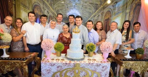 La Nación / Madre agradece que sus 13 hijos sean personas de bien