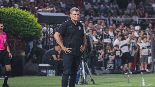 Los 18 futbolistas concentrados de Diego Aguirre para el juego ante General Caballero JLM