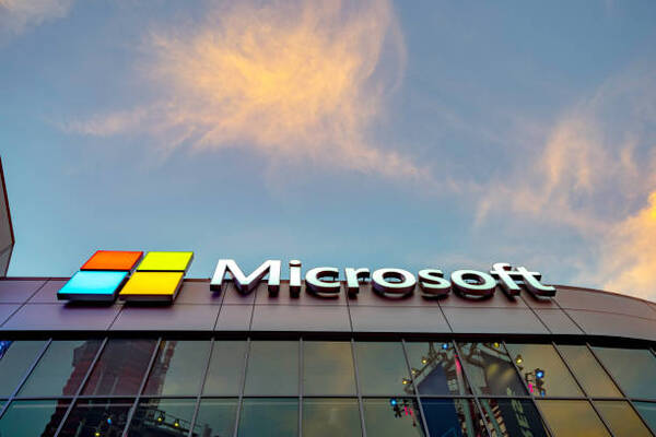 Microsoft dará internet de alta velocidad a 18 millones de usuarios en América Latina - Revista PLUS
