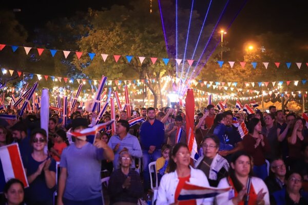 Más de 100.000 personas visitaron el centro de Asunción durante el feriado largo - MarketData