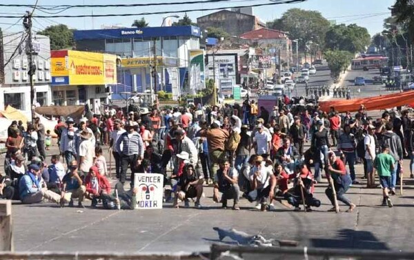 Se reduce número de manifestantes tras negociación en zona del TSJE – Prensa 5