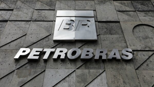 Diario HOY | Petrobras baja precios tras dejar de alinearse con mercado internacional