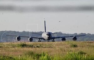 Avión de la Fuerza Aérea de EE.UU. aterrizó esta tarde en Paraguay - Nacionales - ABC Color