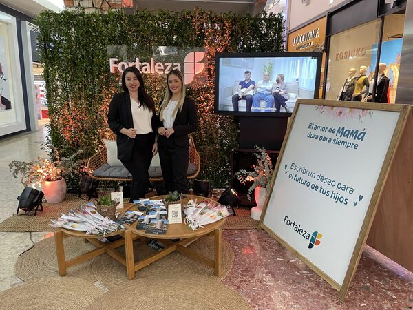 Fortaleza Inmuebles agasaj贸 a mam谩 en su d铆a con una activaci贸n en delSol Shopping - Revista PLUS