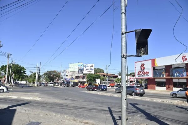 Asunción: Semáforos atascan el tránsito vehicular en vez de agilizarlo - Nacionales - ABC Color