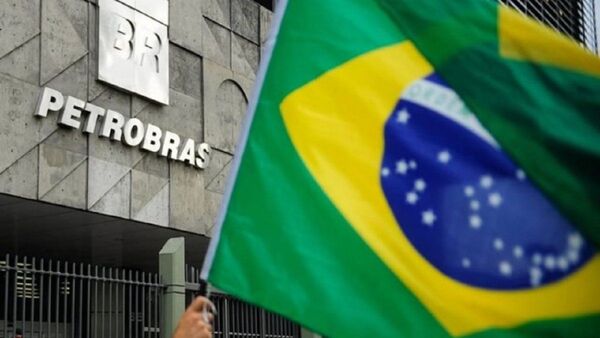 Petrobras baja precios del combustible en Brasil