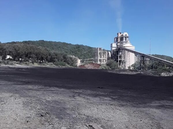 Otra vez INC paró la producción en Vallemí porque ya no tiene coque - Economía - ABC Color