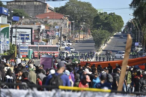 TSJE amplía denuncia contra manifestantes - Política - ABC Color
