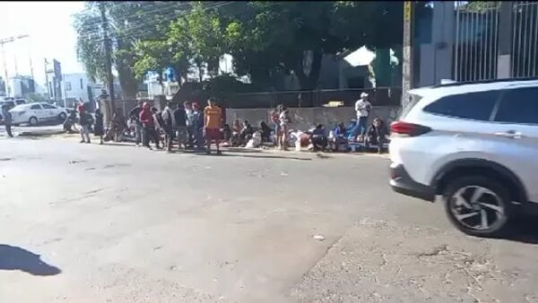 Tras recibir promesa de víveres, indígenas despejan la avenida Artigas - Nacionales - ABC Color