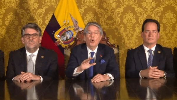 Presidente de Ecuador disolvió el Congreso y convocó a elecciones generales anticipadas
