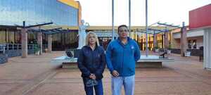 Padres de joven fallecido claman por justicia en tribunales
