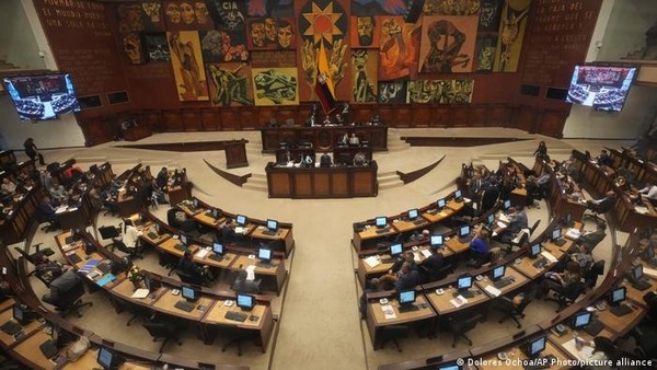 Tras decreto de muerte cruzada en Ecuador, consejo electoral tendría un plazo de 7 días para llamar a elecciones - Megacadena — Últimas Noticias de Paraguay