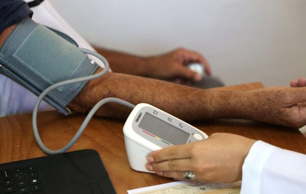 Diario HOY | Más de 100 puestos de control de presión arterial están habilitados a nivel país