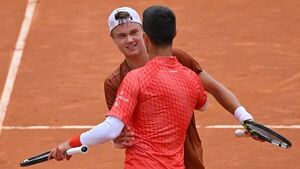 Holger Rune atormenta a Djokovic