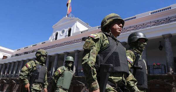 La Nación / Presidente de Ecuador, amenazado de destitución, disuelve el Congreso