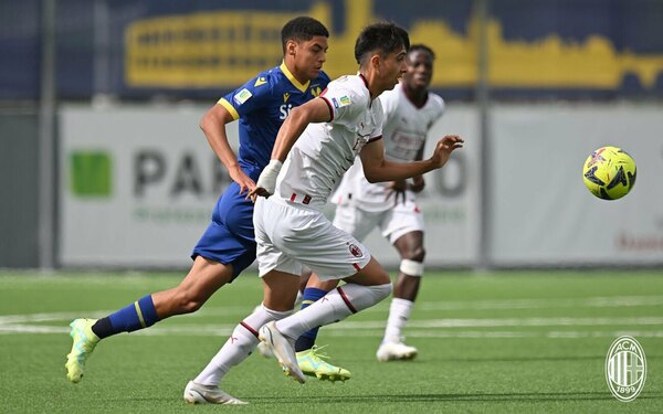Versus / Calidad pura: El golazo de Hugo Cuenca para el Milan en el Campeonato Primavera