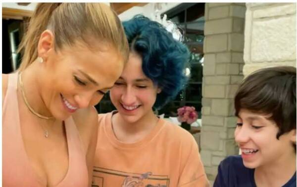 La razón por la que Jennifer Lopez se siente culpable como mamá