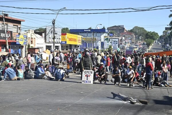 Imputarán a 14 personas detenidas durante despeje de Avda. Eusebio Ayala - Policiales - ABC Color