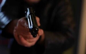 Dispararon a un joven durante violento asalto domiciliario en Coronel Oviedo – Prensa 5