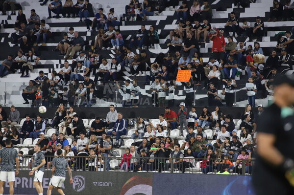 Versus / Olimpia de despide de Eder Ovelar, el hincha que falleció en el Manuel Ferreira