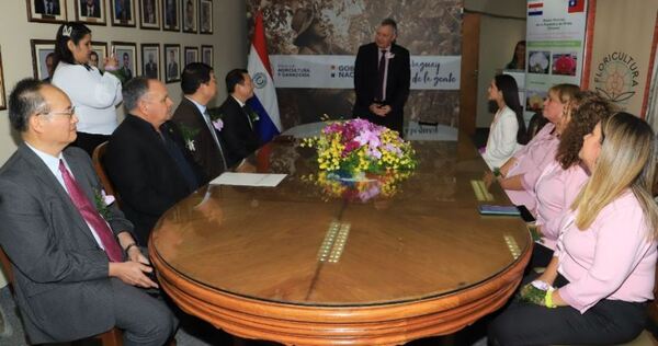 MAG y Floricultura del Paraguay S.A. renuevan compromiso de seguir trabajando en el rubro de las flores