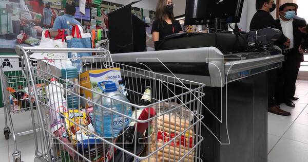 La Nación / Mejora en la actividad económica mantiene optimista confianza del consumidor