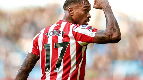 Sancionan a un jugador del Brentford por apuestas deportivas