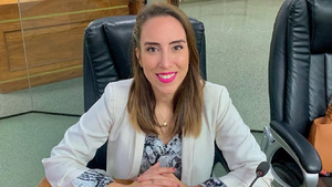 Ni minifaldas, ni bermudas: Concejala pide que se controle ingreso a Comuna