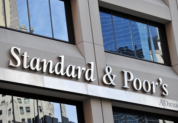 Standard & Poor's confirma la calificaci贸n de Deutsche Bank y mejora las perspectivas - Revista PLUS