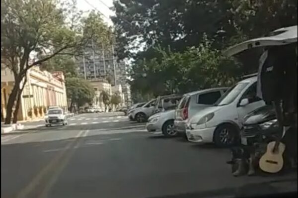 Video: “invasión” de vehículos en El Paraguayo Independiente - Crónicas Ciudadanas - ABC Color