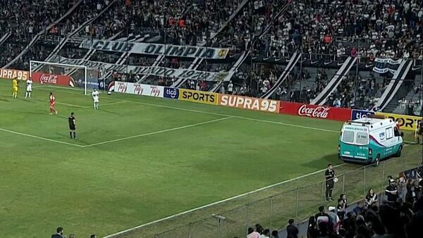 Aficionado de Olimpia falleció en pleno partido de anoche en Para Uno