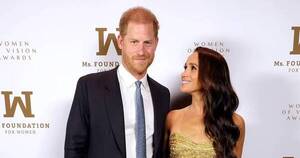 La Nación / Persecución de paparazzis al príncipe Enrique y a Meghan casi acaba en desgracia