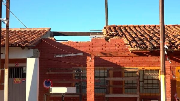 Col. Nac. Santa Teresita del Niño Jesús: MEC no reparó todas las aulas por falta de título y fondos - Nacionales - ABC Color