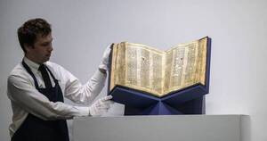 La Nación / Biblia hebrea se vendió en subasta