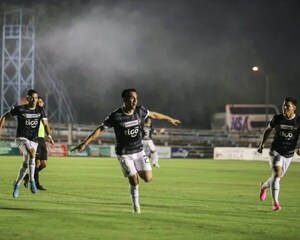 Libertad venció en Villarrica y sigue con paso firme