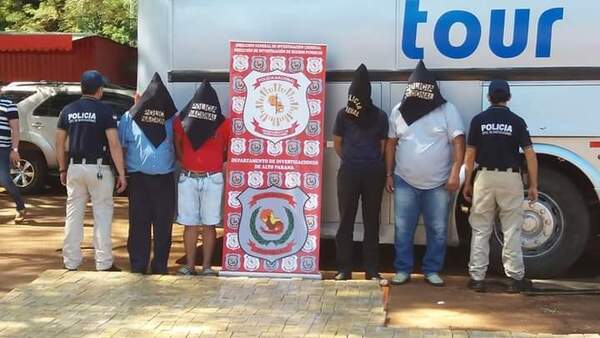 Condenan a 4 narcos que transportaban más de 1.100 kilos de marihuana al Brasil en bus - La Clave