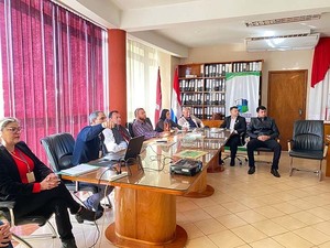 Nelson Cano conforma mesa de trabajo con la Ande para la conservación de la cuenca hidrográfica del lago Acaray | DIARIO PRIMERA PLANA